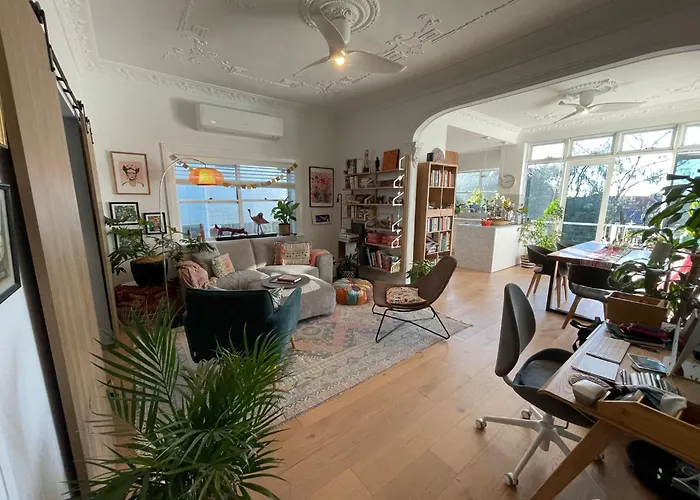 Tamarama Beach Retreat